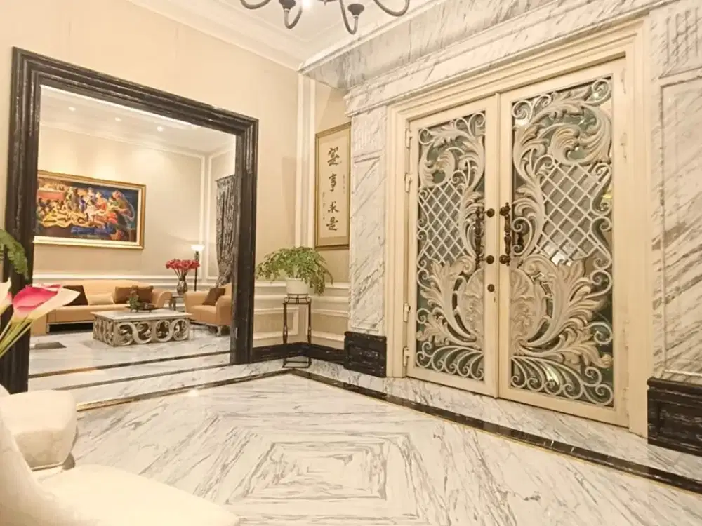 Rumah Mewah di Menteng Prime Area, Jarang Ada.