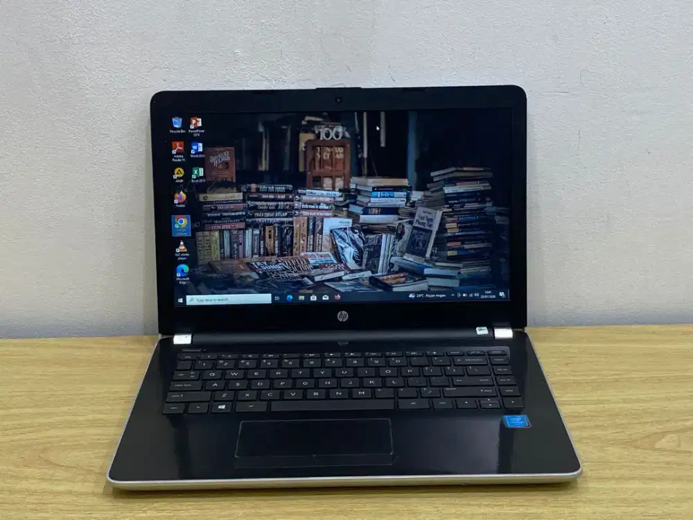 LAPTOP HP 14-bs0xxx prosesor Intel Pentium N3710 RAM 4GB HDD 500GB