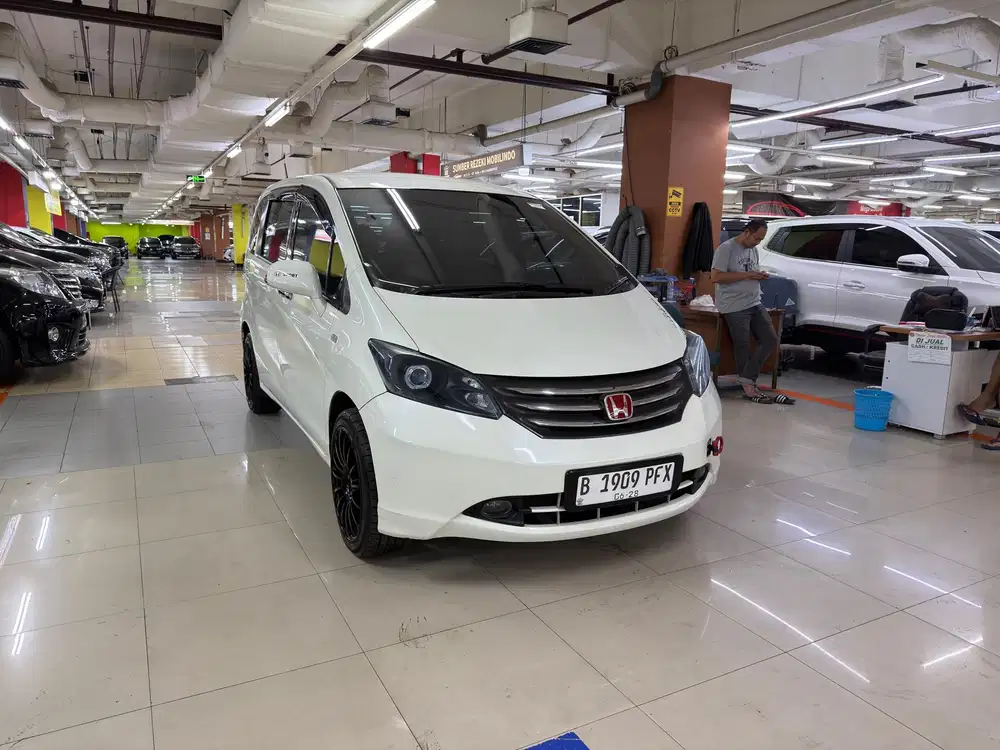 Honda Freed Psd 2010