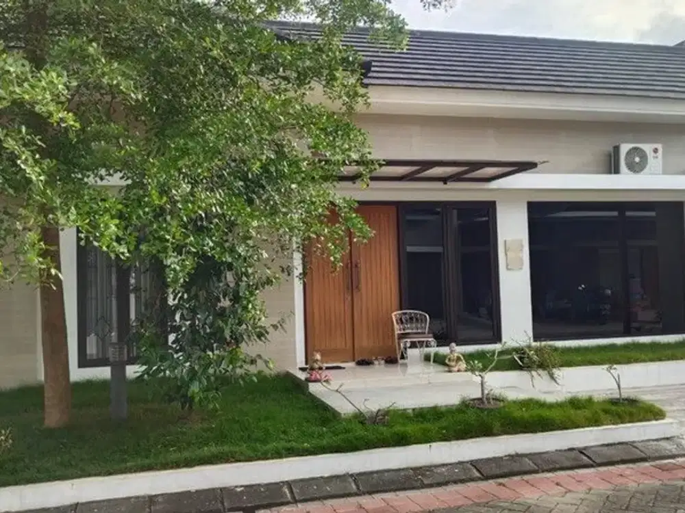 Rumah Mewah Pondok Permai Dengan Kolam Renang & Halaman Luas, Sinduadi, Mlati, Sleman