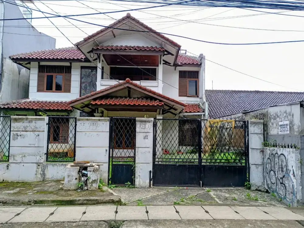 Rumah Strategis 2 Lantai Dekat TB Simatupang di Lebak Bulus