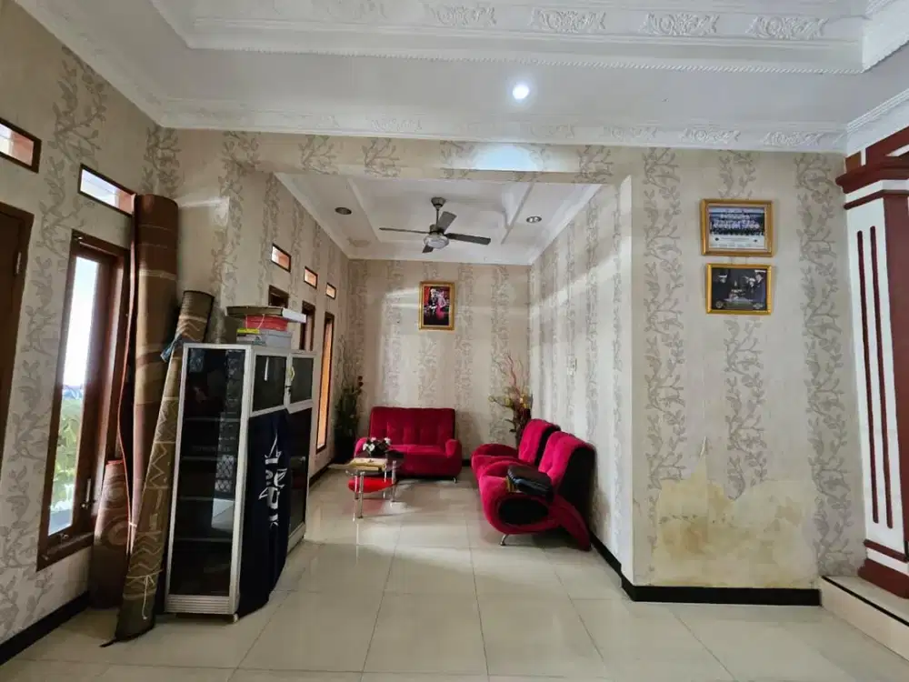Rumah Siap Huni Full Furnish 2 Lantai dalam Cluster Aralia Harapan Indah, Bekasi.