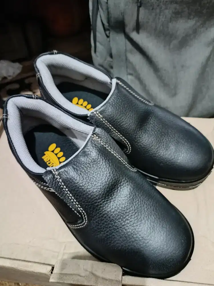 Safety Shoes Team Uk 38 BNIB