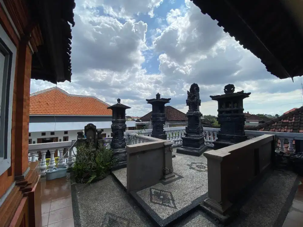 RUMAH NYAMAN DI PUSAT KOTA