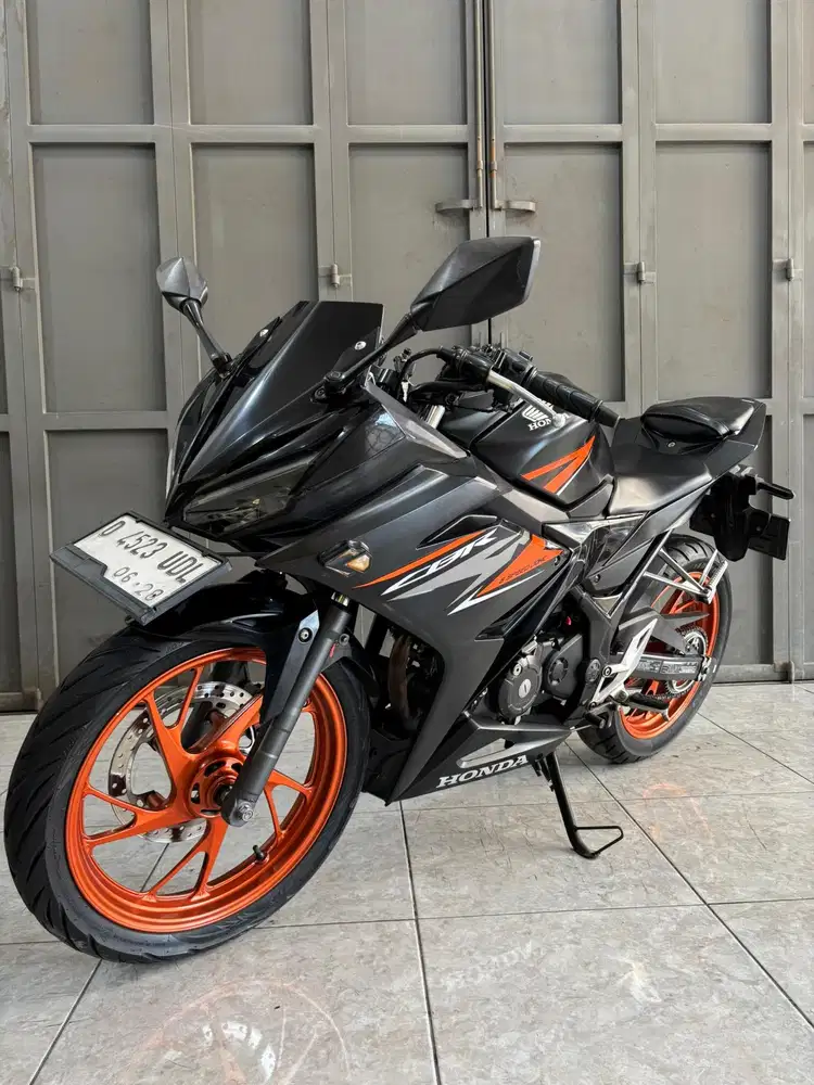 Honda cbr tahun 2018 caah dan krdit