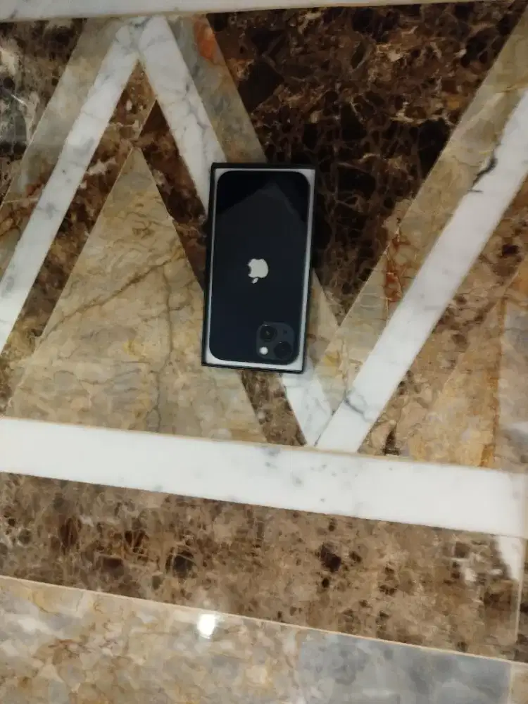 Iphone 13 128gb kawan apple masih baru woe