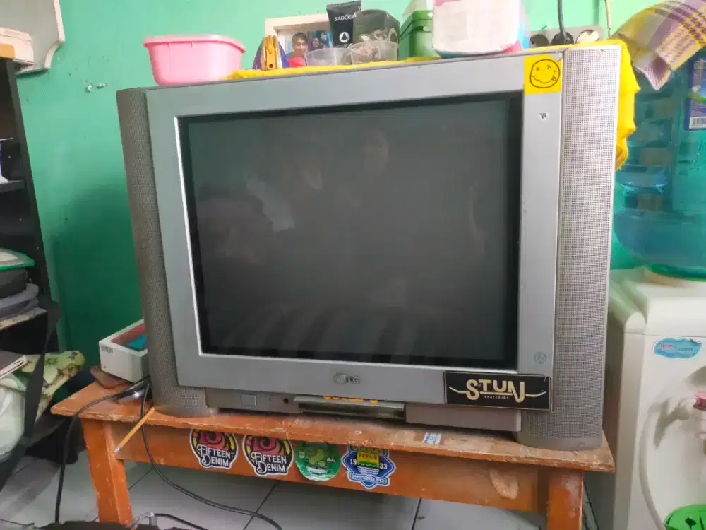 TV LG 21 inch masih bagus normal