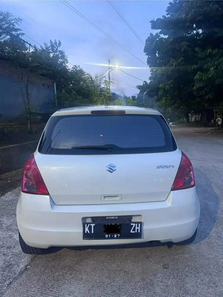 Suzuki Swift 2010 Bensin