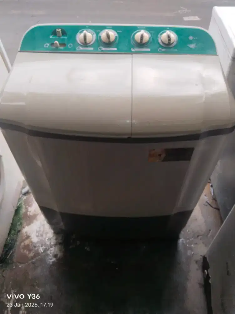 Di jual cepat mesin cuci 2 tabung ukuran 7kg