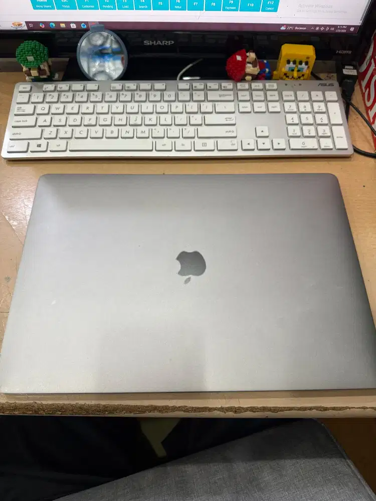 MacBook Pro 15 Inch Touchbar 2019 A1990 Core i9 2.3GHz Ram 16 GB 512GB