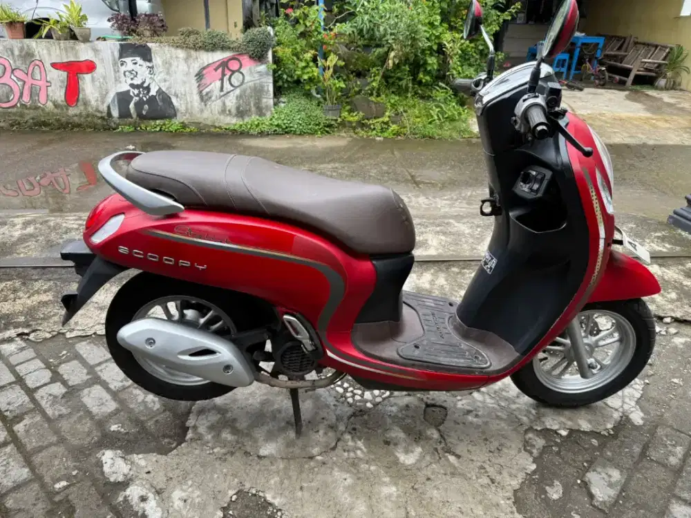 Scoopy keyless THN 2023 plat AB Bantul