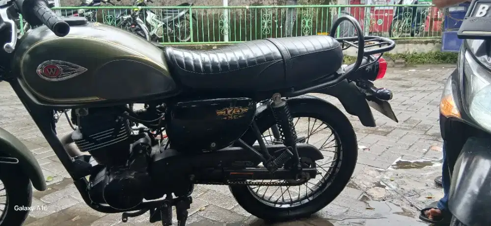 Jual kawasaki w 175 se josss