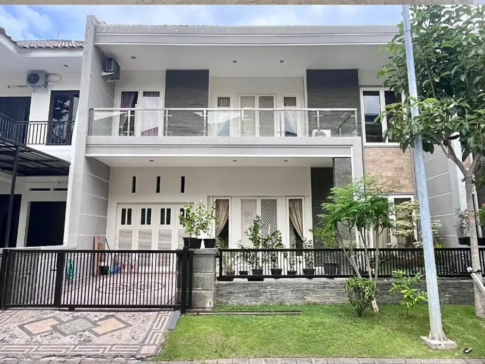 Rumah 2 Lantai, Minimalis & Strategis di Pakuwon City, Surabaya