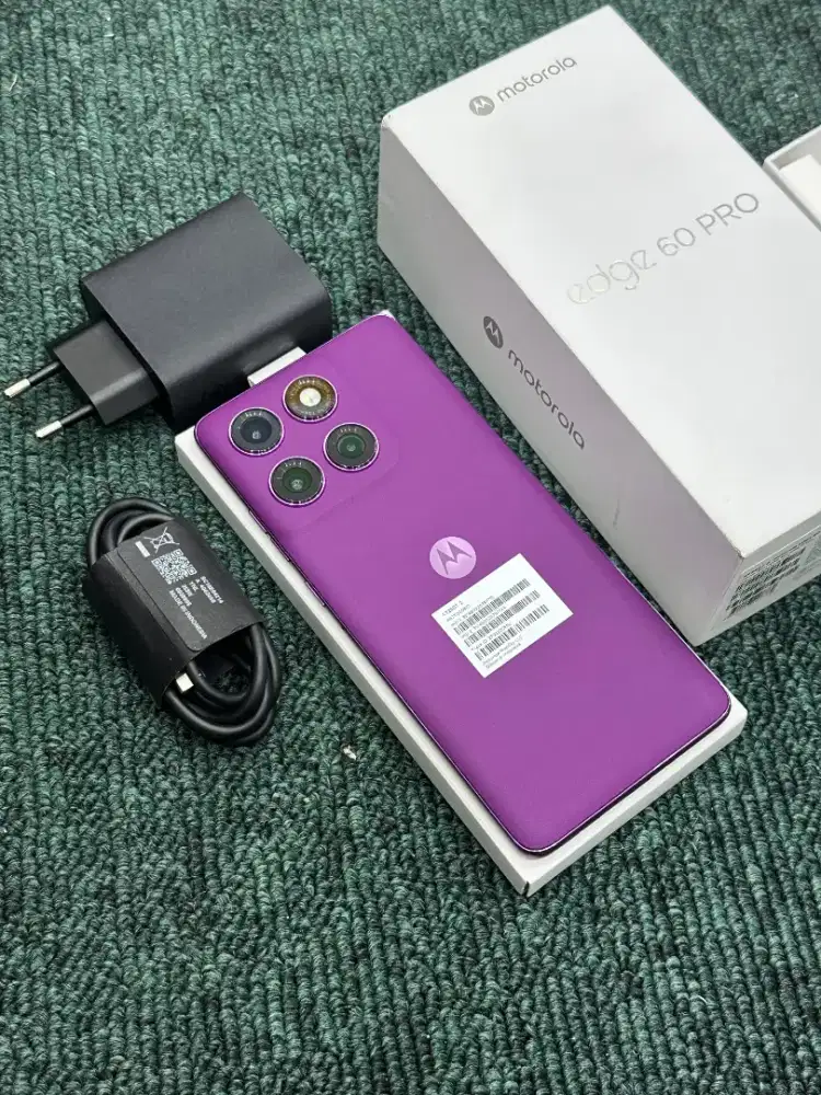MOTORLA EDGE 60 PRO
12/256GB mulus lengkap garansi on