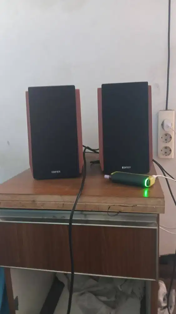 Edifier R1700BTS like new