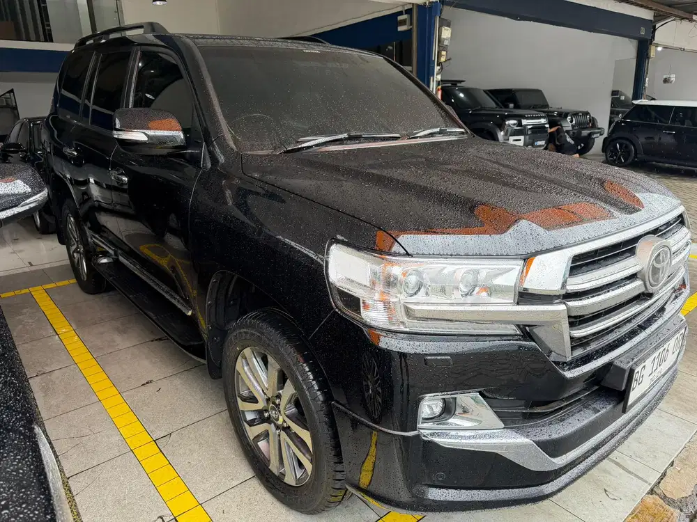 Toyota Land Cruiser VXR 200 2019