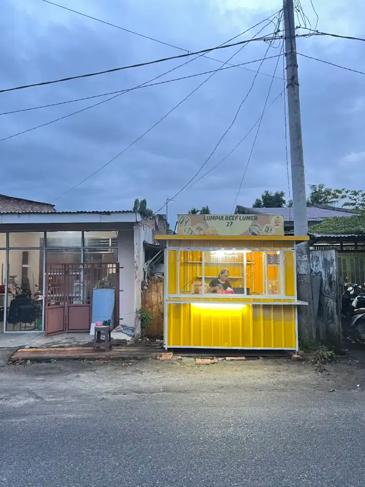 Loker Wanita Jaga Outlet Makanan