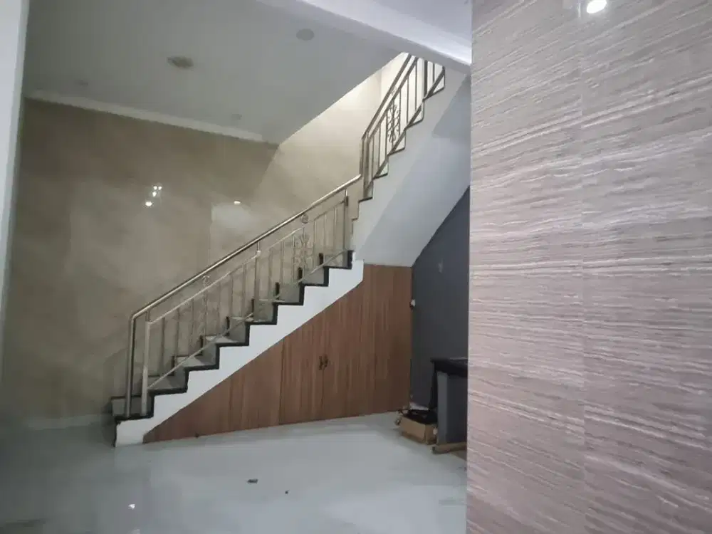 Rumah Terawat 3 Menit ke RS Citra Medika Depok Hadap Selatan J-39942