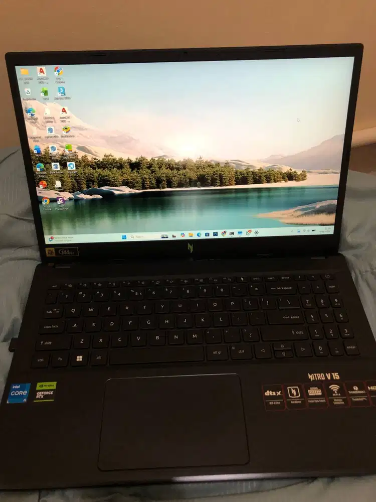 Acer  Nitro V15 LIKE A NEW GARANSI MASIH AKTIF