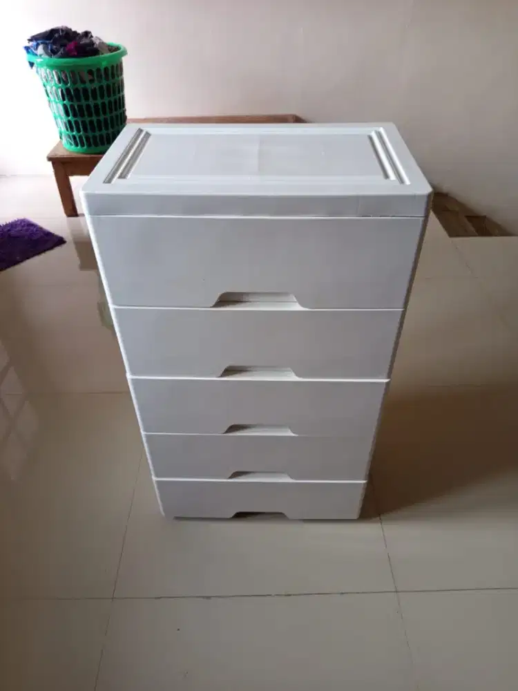 LEMARI PLASTIK SUSUN DAN TAS