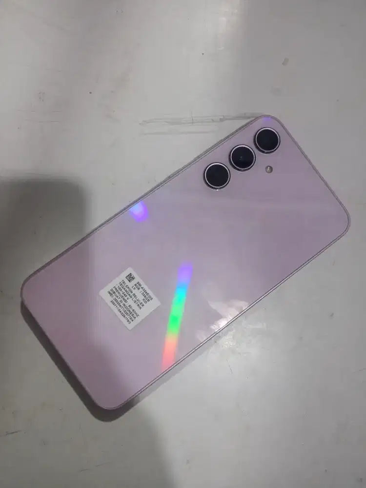 Samsung A35 layar amoled