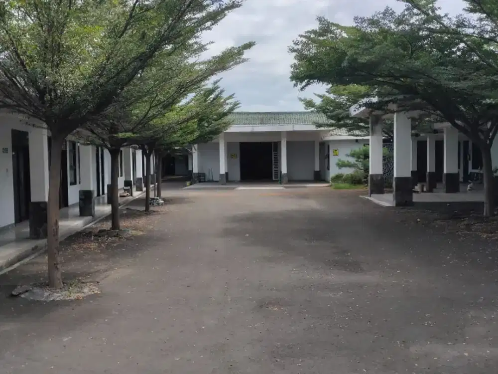 DIJUAL 2 BIDANG TANAH DALAM SATU HAMPARAN BERIKUT BANGUNAN KAMPUS!!!