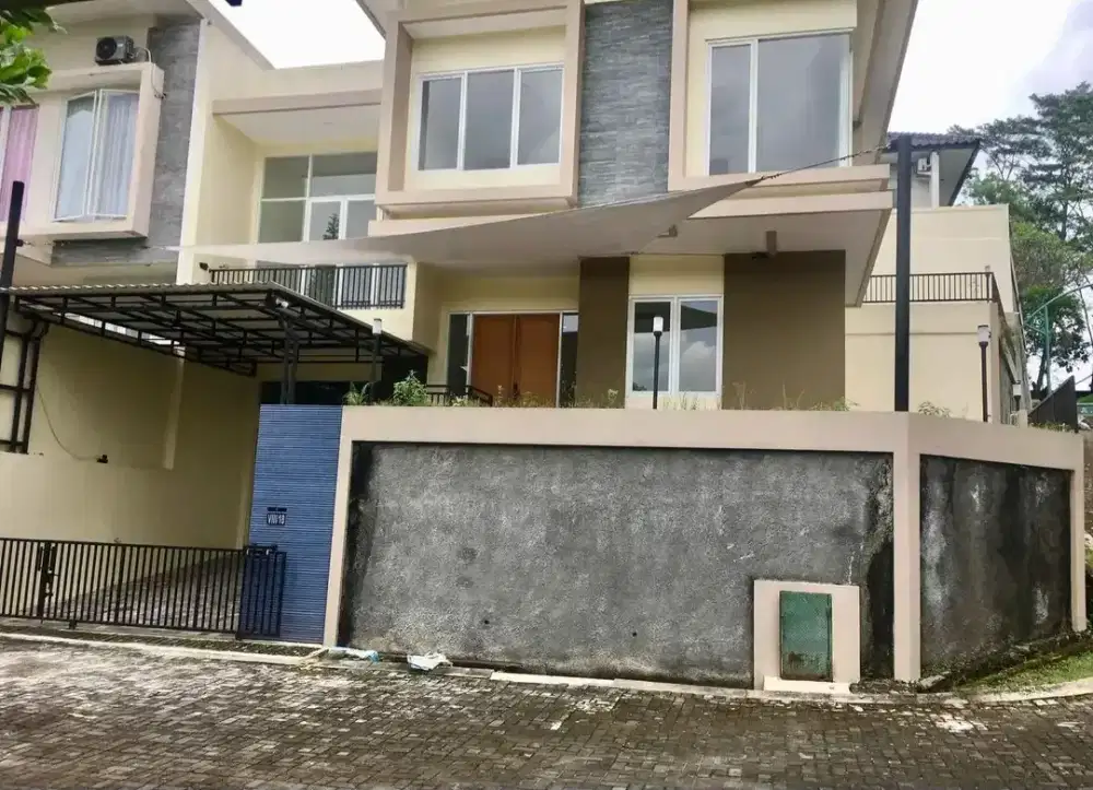 Hook Siap Huni Rumah Di Candi Golf Semarang