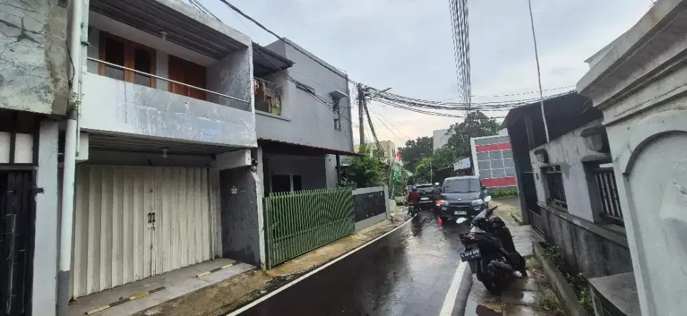 Disewakan 3 jt perbulan Ruko 2 lantai 2 kamar Dekat Jakarta Selatan