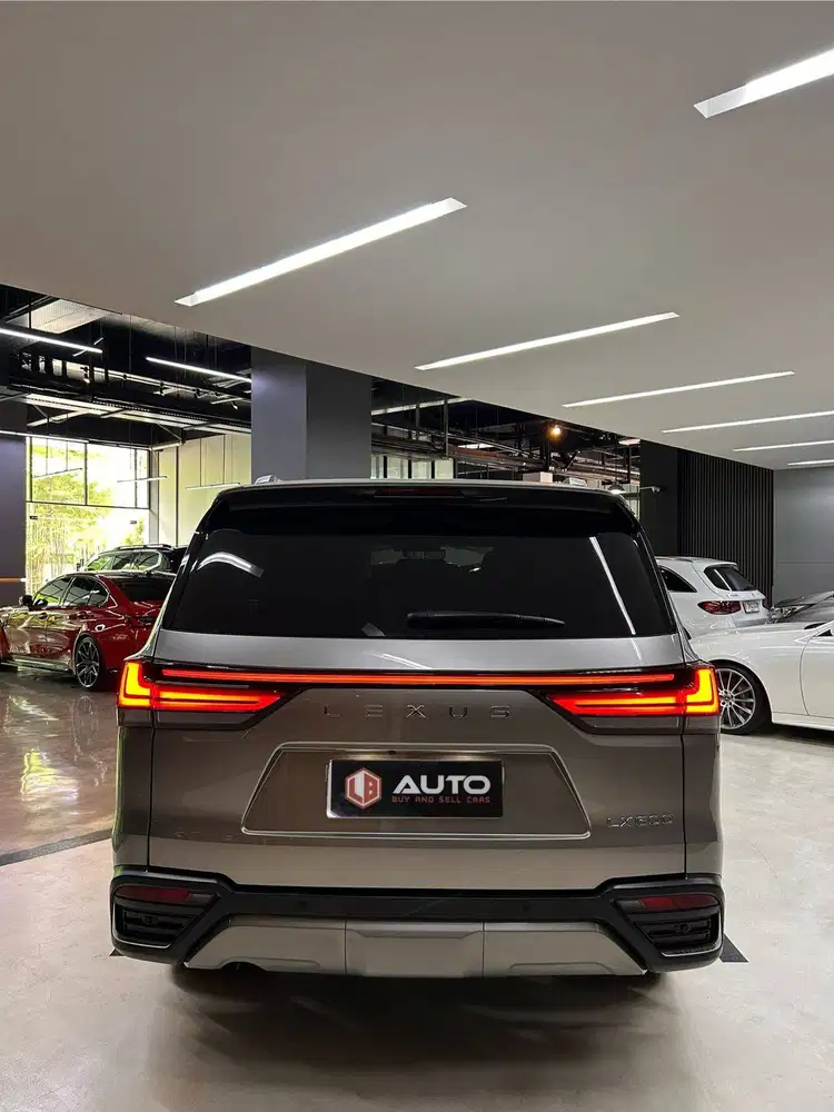 Lexus LX600 AT 7-Seater 2022 Sonic Titanium Km22rb LX 600 BM17EKK