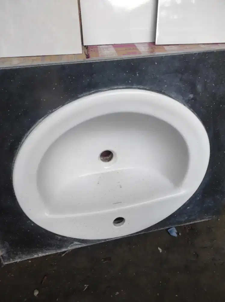 Wastafel plus keramik