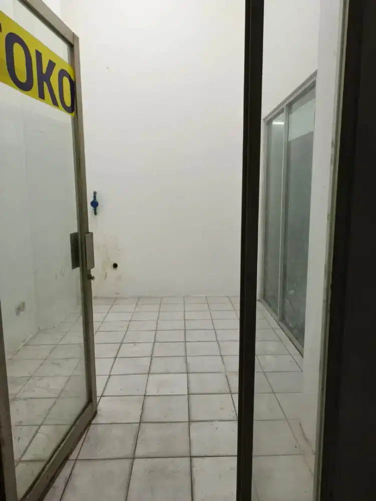 Dikontrakkan Cepat KIOS DI APARTEMEN