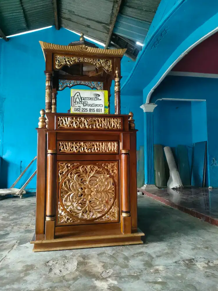 Mimbar masjid kuba ukiran kayu jati