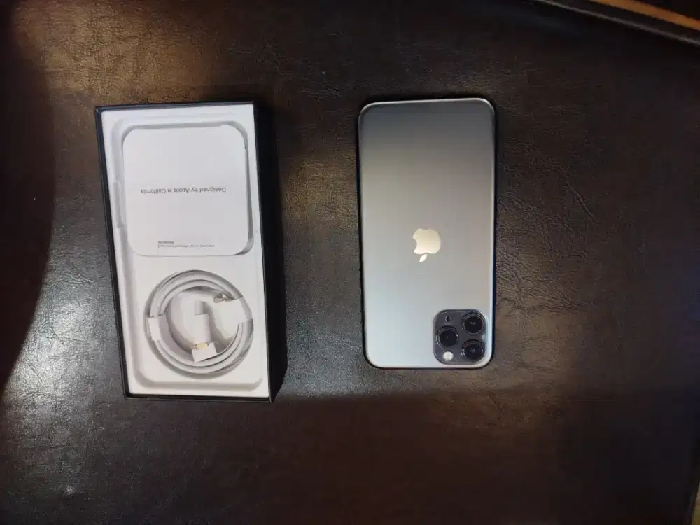 Iphone 11 pro 256gb baru bersanding