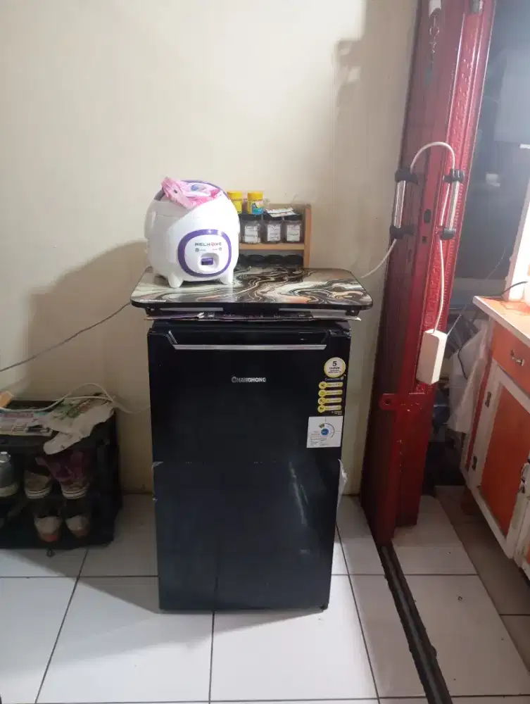 Kulkas 1 pintu pemakaian 5 BLN