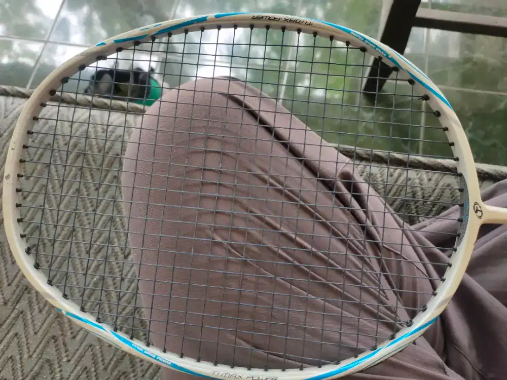 Raket badminton toalson