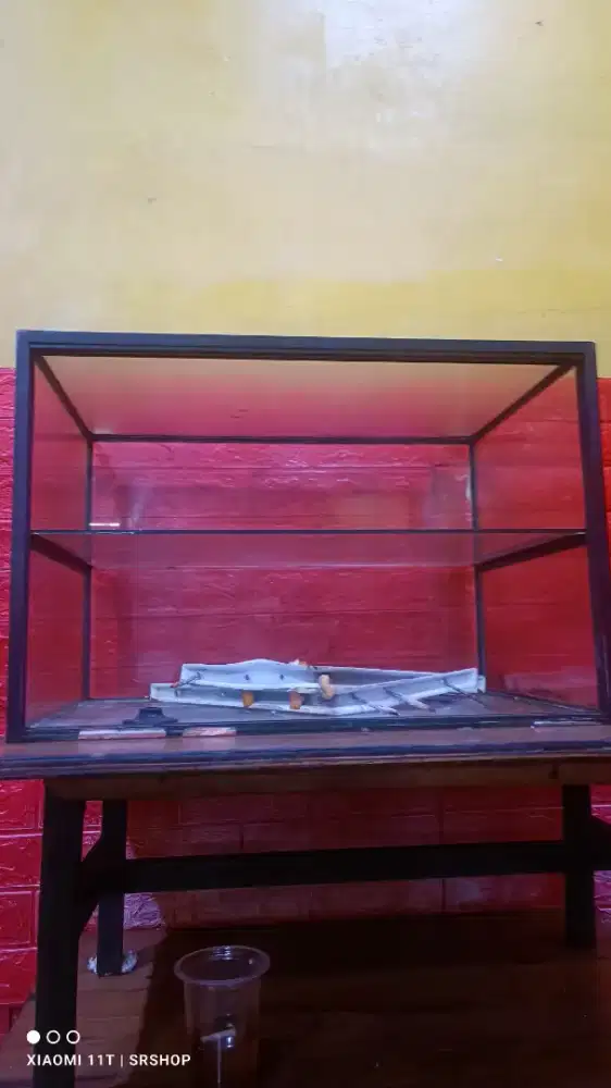 ETALASE bekas Warung