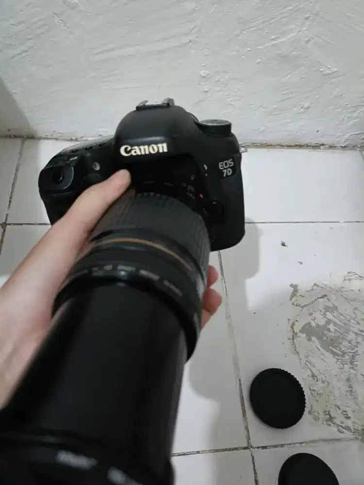 CANON 7D LENSA TELE 75-300MM