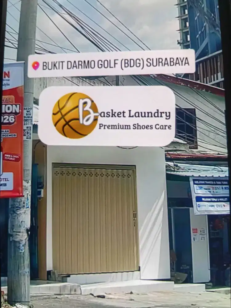 Teknisi cuci sepatu,tas,dll