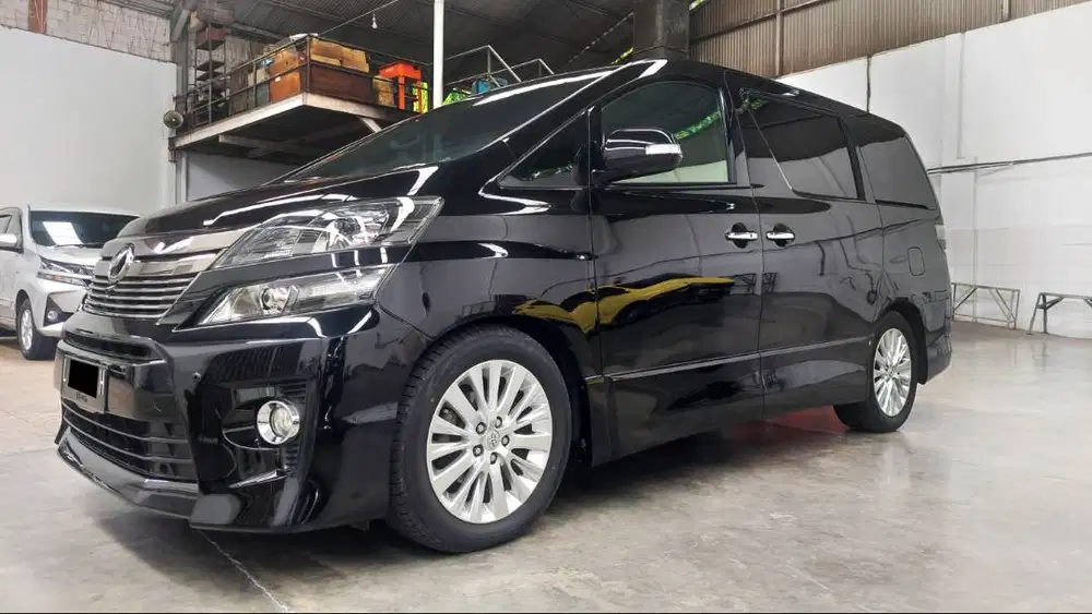TOYOTA Vellfire Z 2.5 ATPM AT