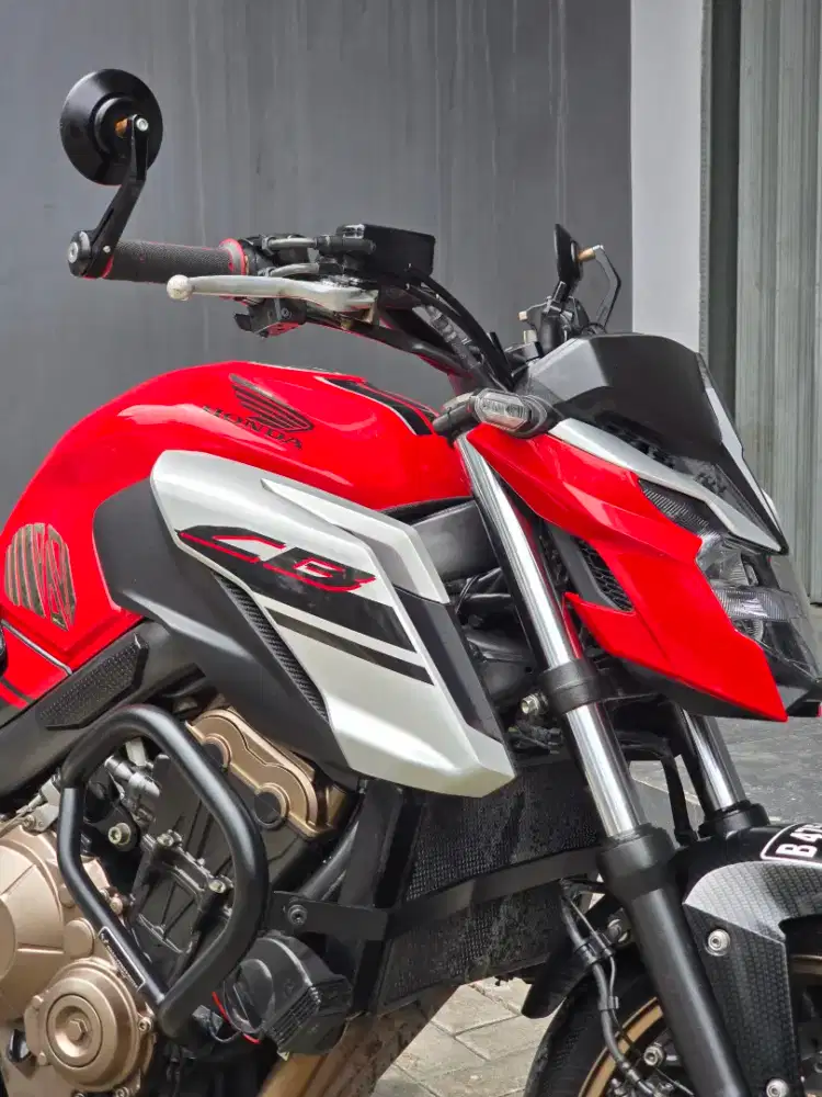 Moge Naked Honda CB650F/CB650 Th 2017 km 20rb Modif Like New Siap Gas