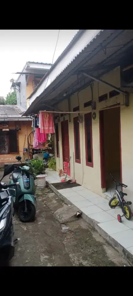 Di kontrakan petakan 3 skat