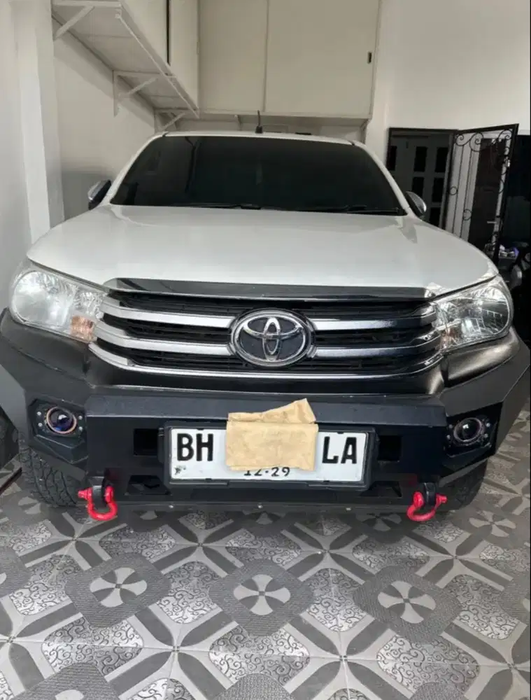 Dijual Hilux 2,4 G D cabin MT