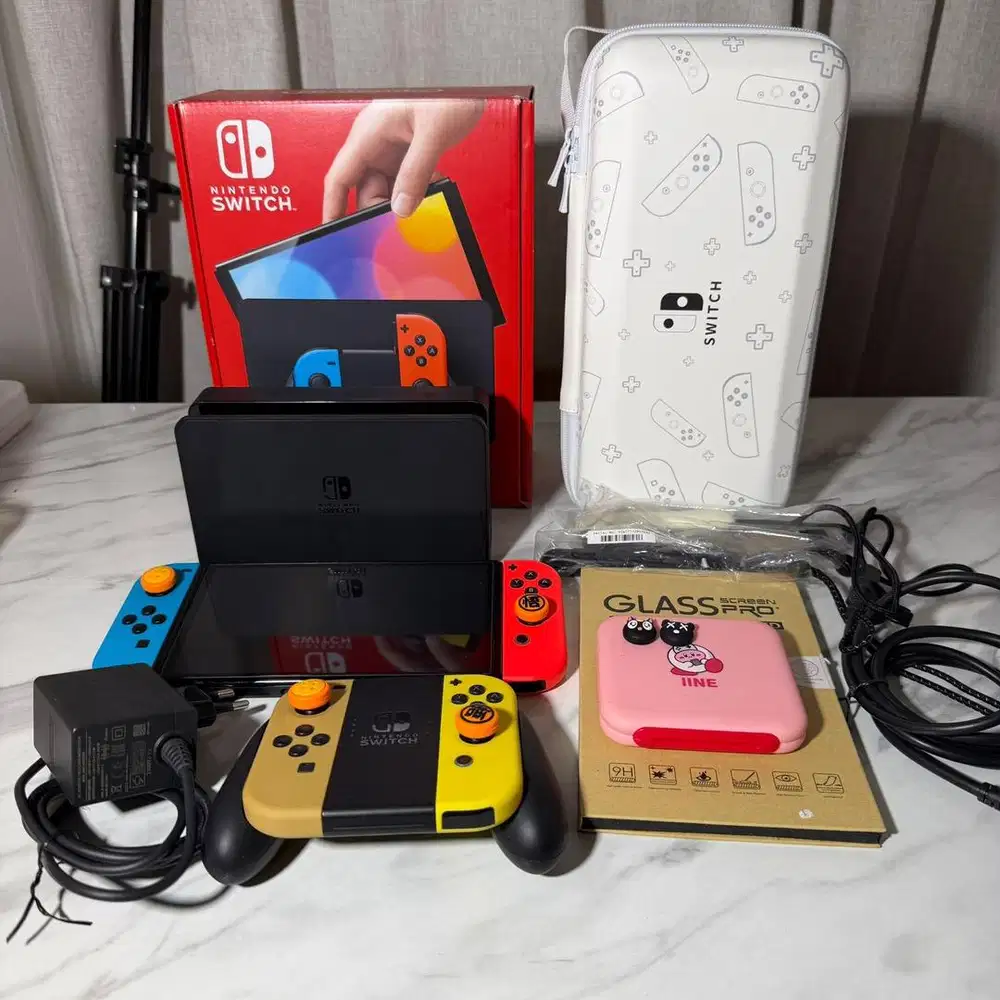 NINTENDO SWITCH OLED OFW 64GB + JOYCON FREE CASE + TEMPERED GLASS