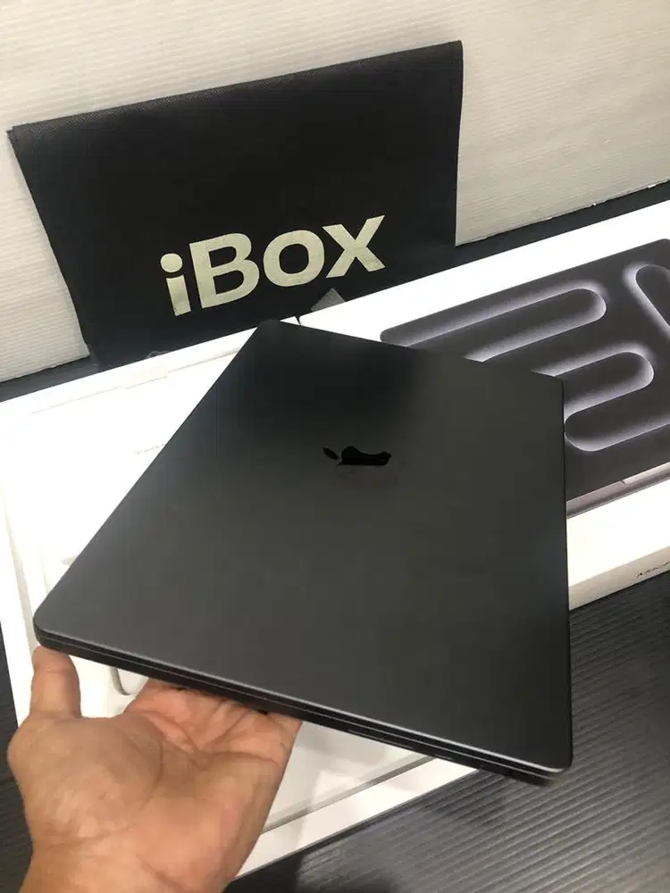 Macbook pro chip M4Pro 14inchi