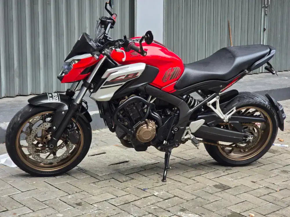 Moge Naked Honda CB650F/CB650 Th 2017 Km 20rb Modif Like New Siap Gas