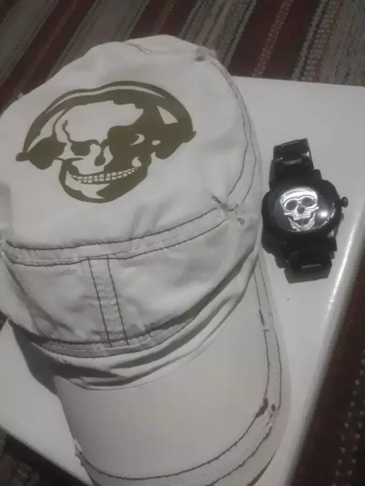 Topi & Jam Tangan : 2 ( Pcs )