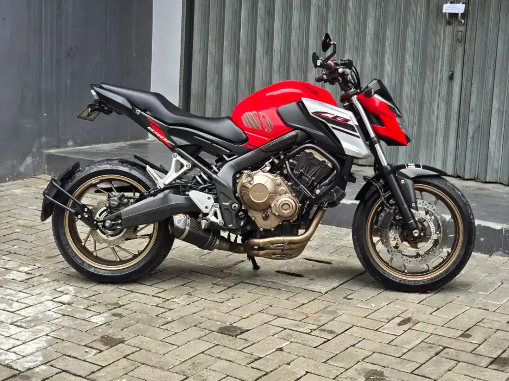 Moge Naked Honda CB650F/CB650 th 2017 Km 20rb Like New Siap Turing