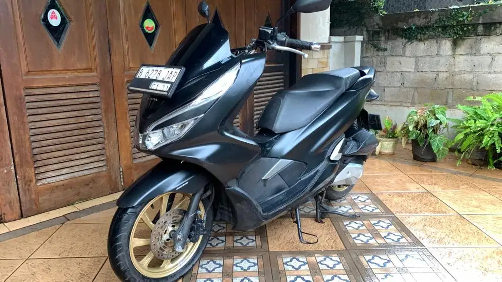 Honda PCX 2021 Hitam