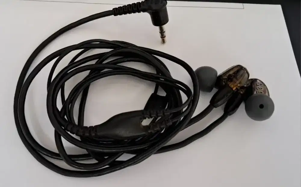 Shure SE535 Earphones In-Ear Isolasi IEM Original Second