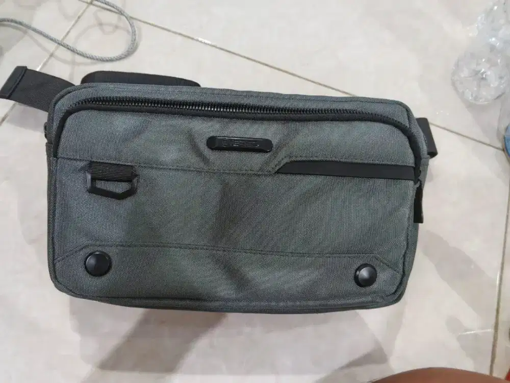 Dijual rugi tas selempang pria baru 1x pakai